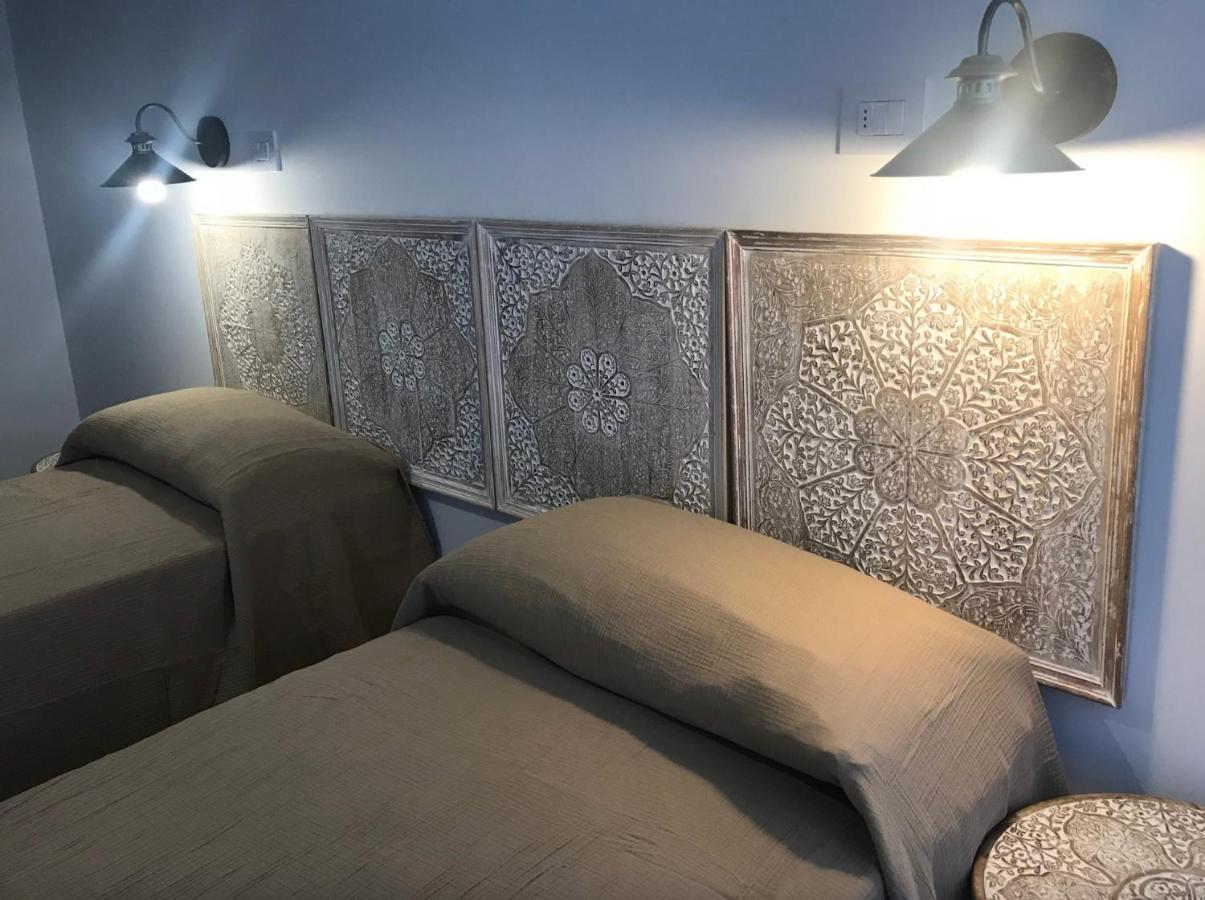 Bellhome 1 - Elegante Appartamento Nel Centro Di バーリ エクステリア 写真